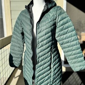 Mountain Hardwear Women's Green Quilted Puffer Coat with Hood